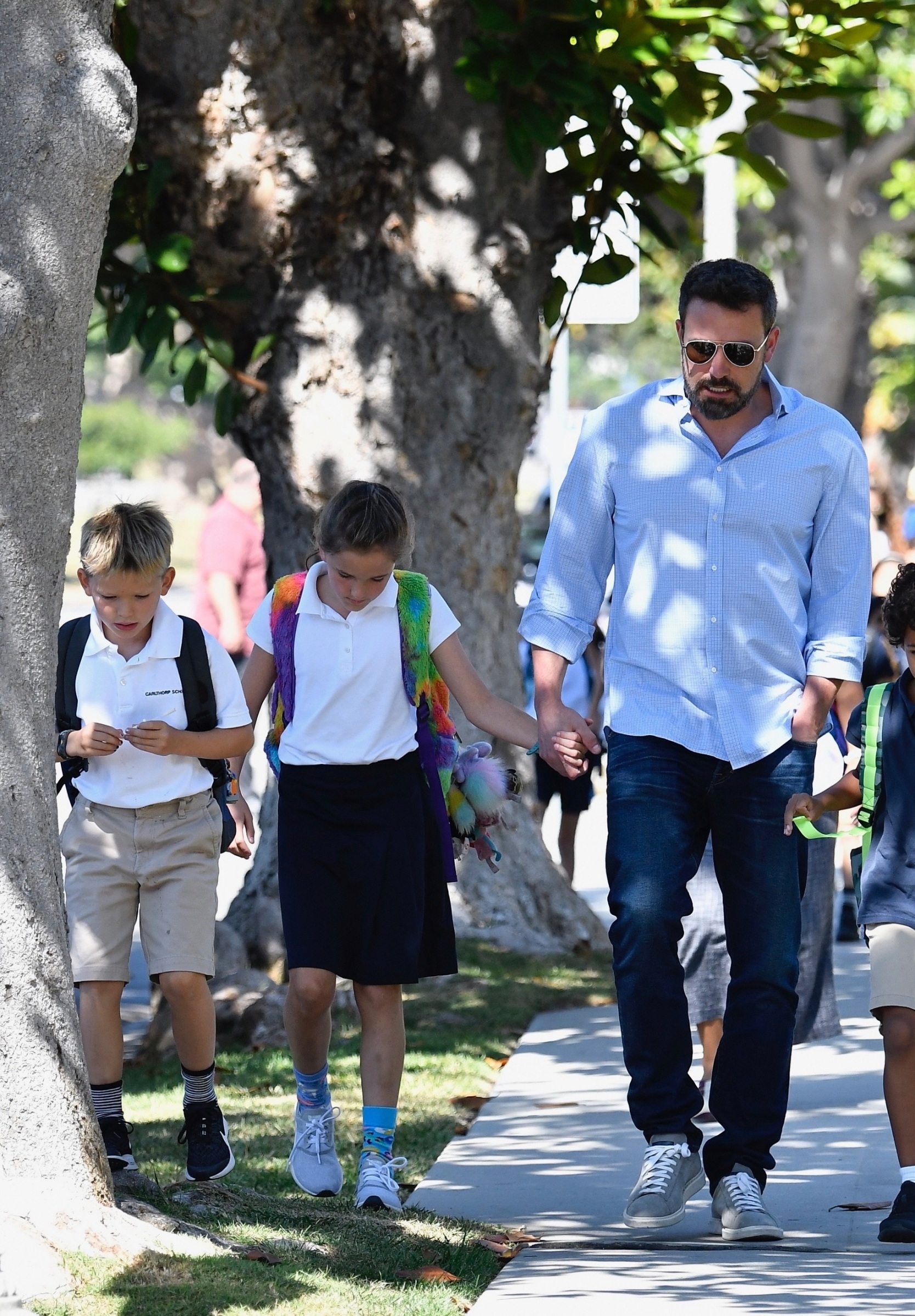 Brentwood, CA  - Ben Affleck is on dad duties as he is seen walking to his kid's school to pick them up on Friday afternoon.

BACKGRID USA 13 SEPTEMBER 2019, Image: 470758864, License: Rights-managed, Restrictions: , Model Release: no, Credit line: Boaz / BACKGRID / Backgrid USA / Profimedia